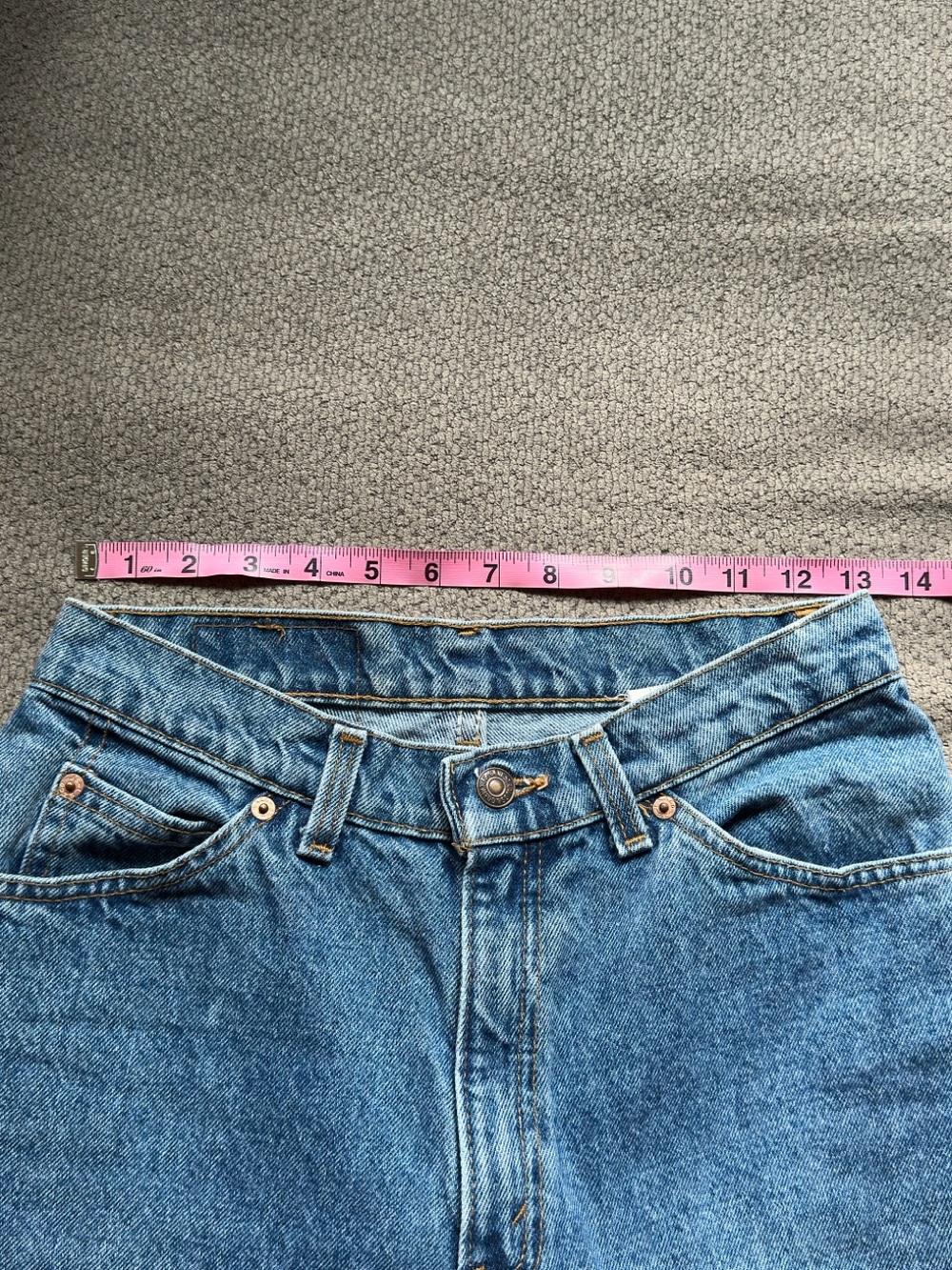 VINTAGE Levi’s 912 High Rise Jean - Picture 6 of 7